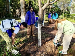 拥抱春天，守护绿色——兽医bb电竞体育开展植树节活动